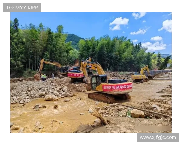 挖掘机户外探险道路应急抢修